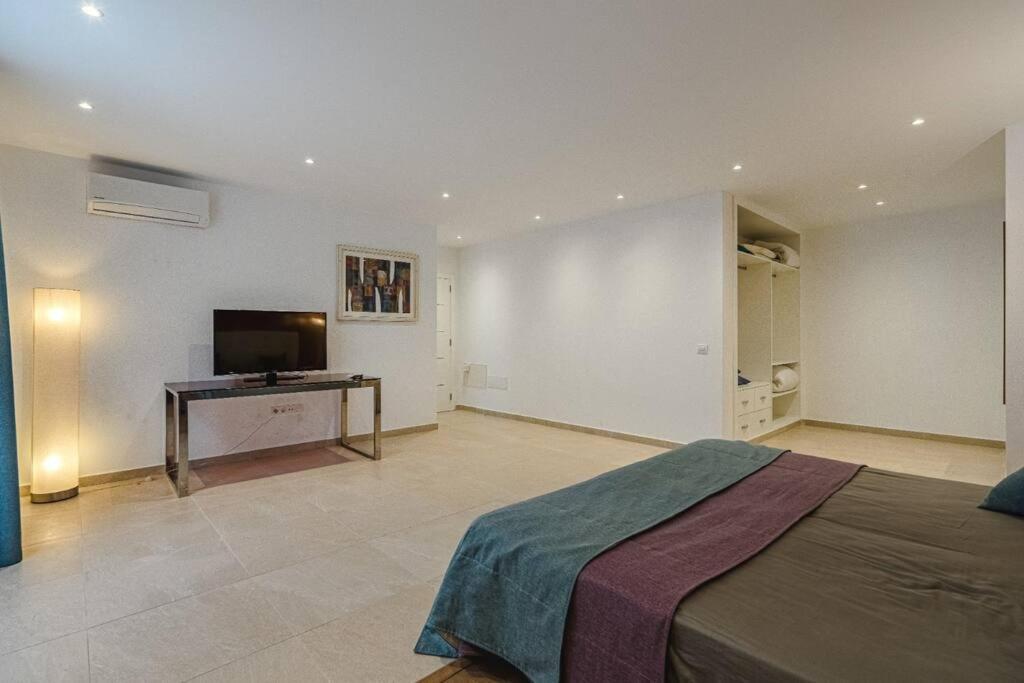 Villa Riviera De 4 Dormitorios Con Piscina. Costa Adeje  Kültér fotó